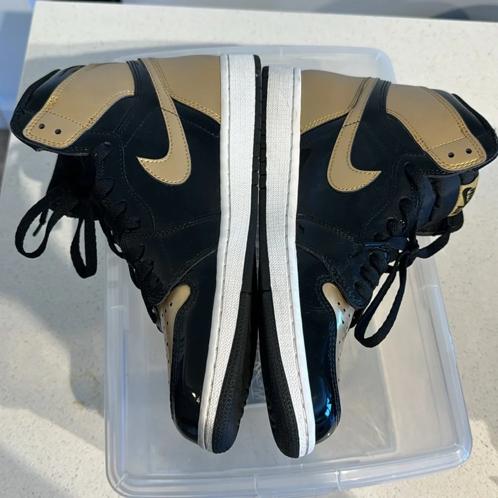 2018 Air Jordan 1 Retro High OG NRG
'Gold Toe' - Picture 5 of 8